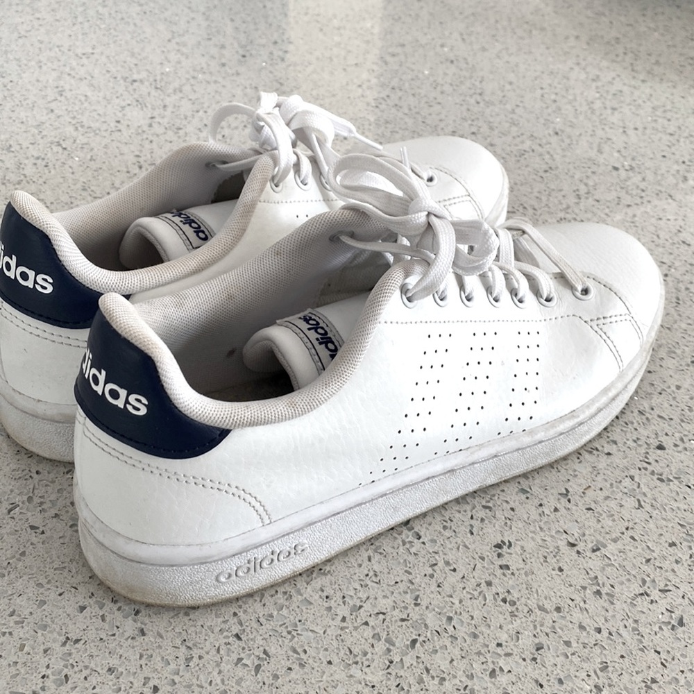 Men’s Adidas Sneakers Size 9